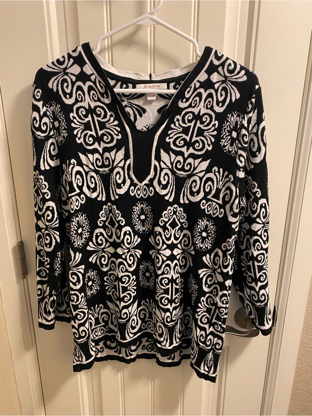 JM Collection XL Sweater Pullover Black White Stretch Nylon